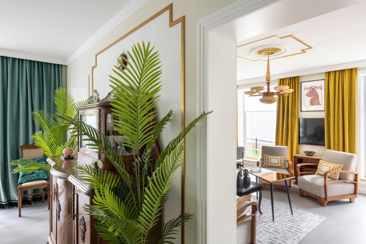 קובנה Suite With Private Bathroom At Three Bedroom Interwar Villa Grabyte With Daily Spaces To Share By Pine Forest On The Bank Of The River- 8Min By Car From Old Town מראה חיצוני תמונה