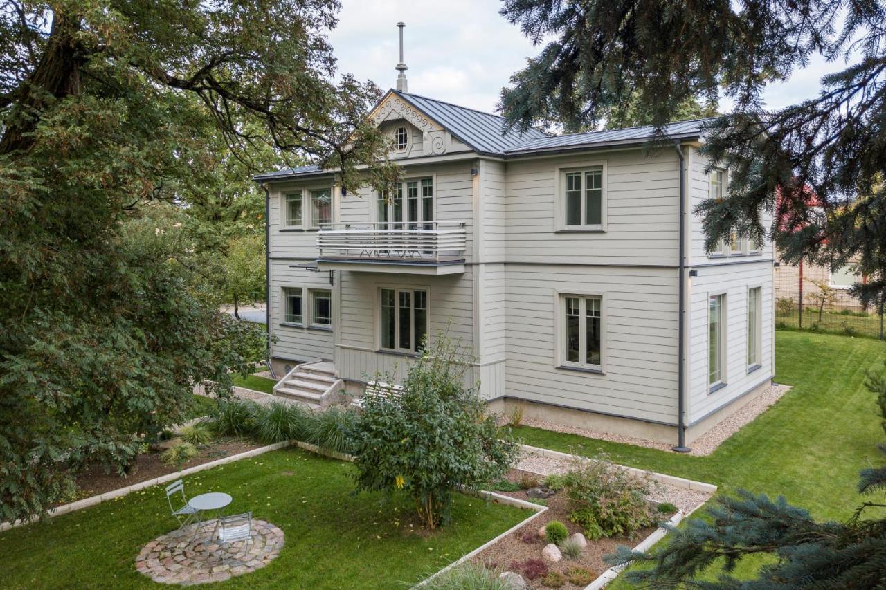 קובנה Suite With Private Bathroom At Three Bedroom Interwar Villa Grabyte With Daily Spaces To Share By Pine Forest On The Bank Of The River- 8Min By Car From Old Town מראה חיצוני תמונה