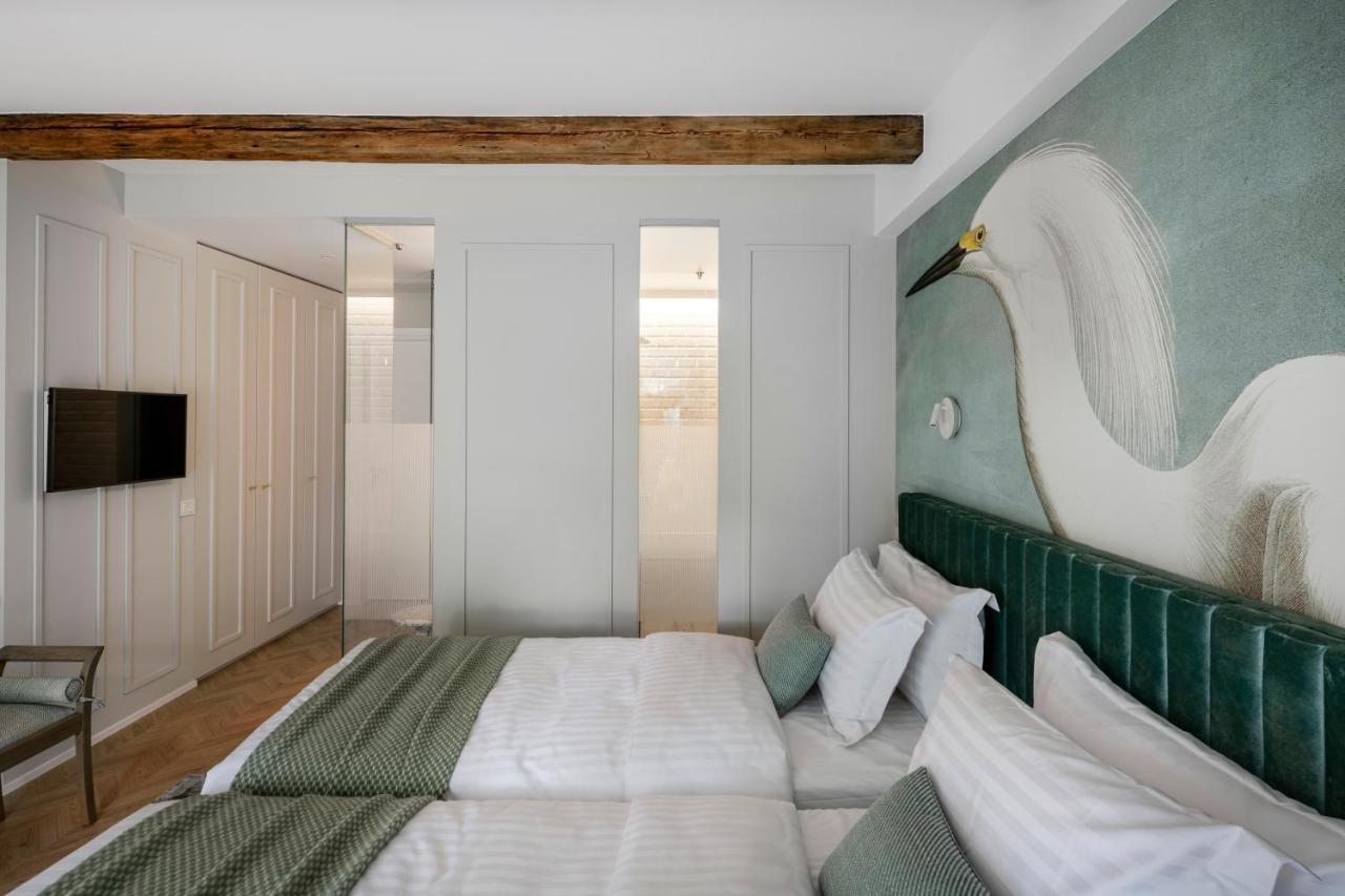 קובנה Suite With Private Bathroom At Three Bedroom Interwar Villa Grabyte With Daily Spaces To Share By Pine Forest On The Bank Of The River- 8Min By Car From Old Town מראה חיצוני תמונה