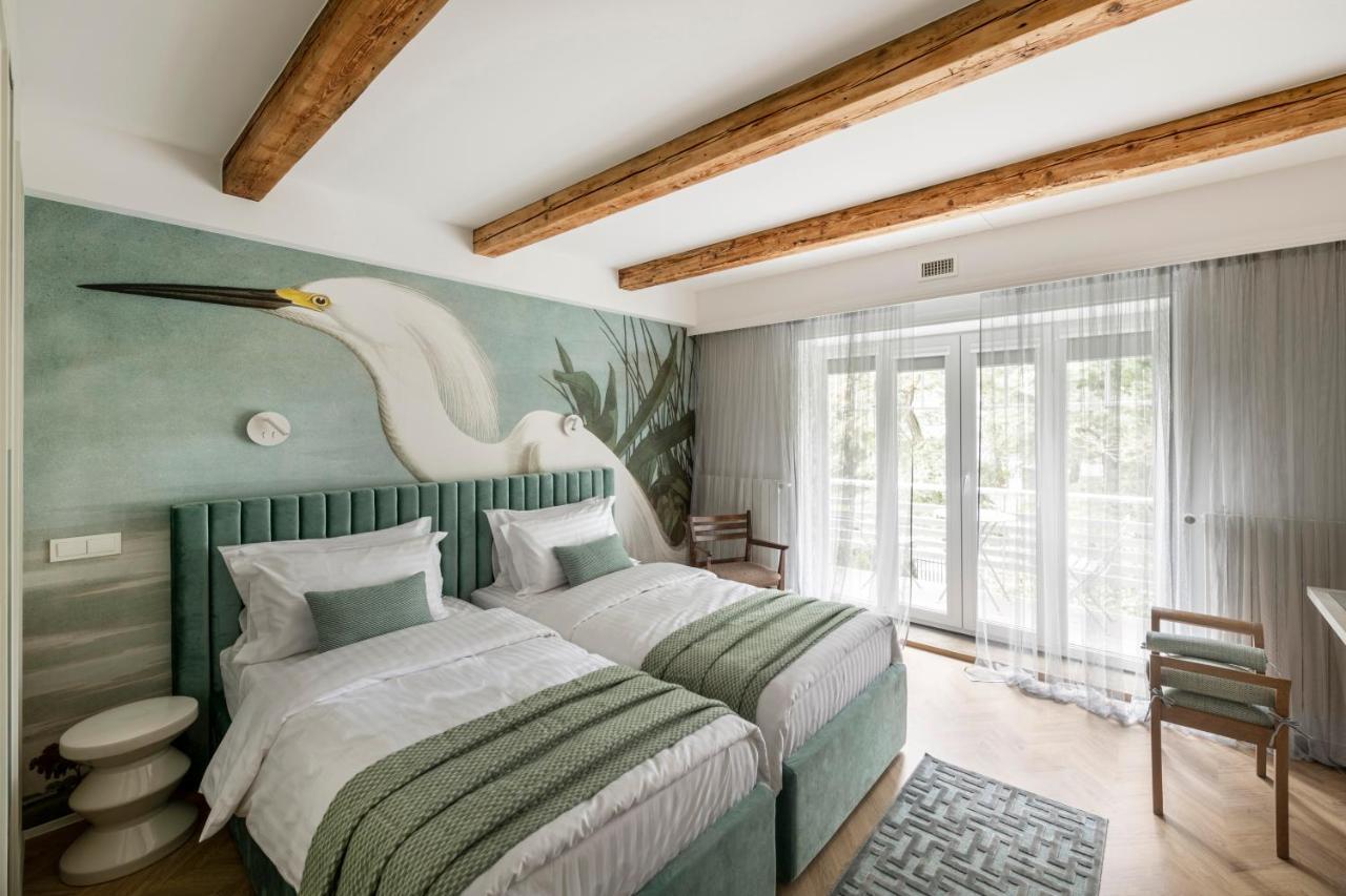 קובנה Suite With Private Bathroom At Three Bedroom Interwar Villa Grabyte With Daily Spaces To Share By Pine Forest On The Bank Of The River- 8Min By Car From Old Town מראה חיצוני תמונה