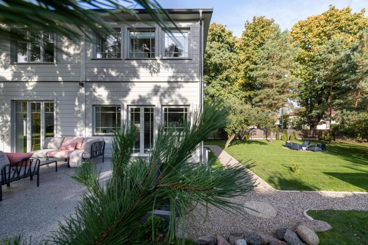 קובנה Suite With Private Bathroom At Three Bedroom Interwar Villa Grabyte With Daily Spaces To Share By Pine Forest On The Bank Of The River- 8Min By Car From Old Town מראה חיצוני תמונה