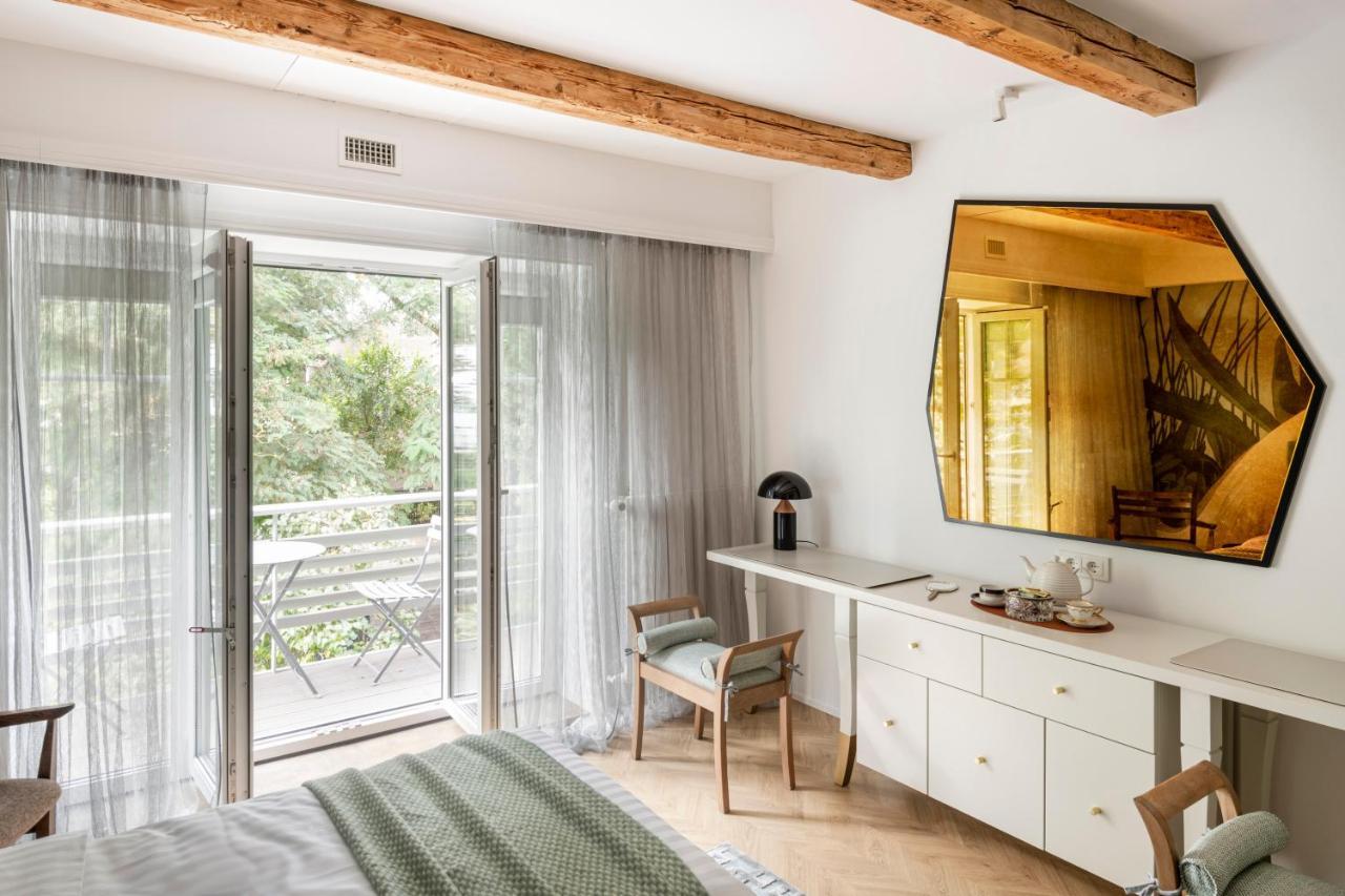 קובנה Suite With Private Bathroom At Three Bedroom Interwar Villa Grabyte With Daily Spaces To Share By Pine Forest On The Bank Of The River- 8Min By Car From Old Town מראה חיצוני תמונה