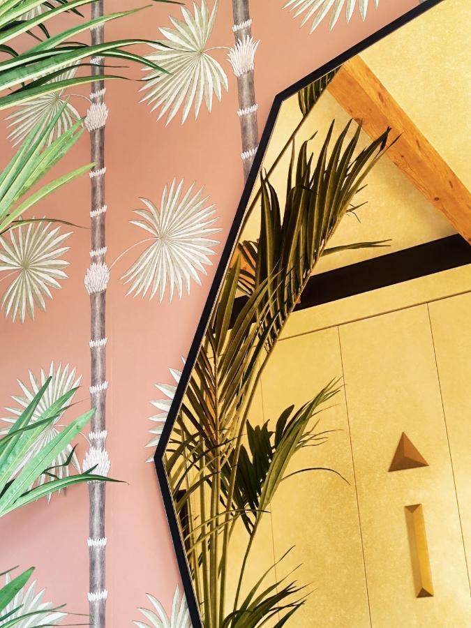 קובנה Suite With Private Bathroom At Three Bedroom Interwar Villa Grabyte With Daily Spaces To Share By Pine Forest On The Bank Of The River- 8Min By Car From Old Town מראה חיצוני תמונה